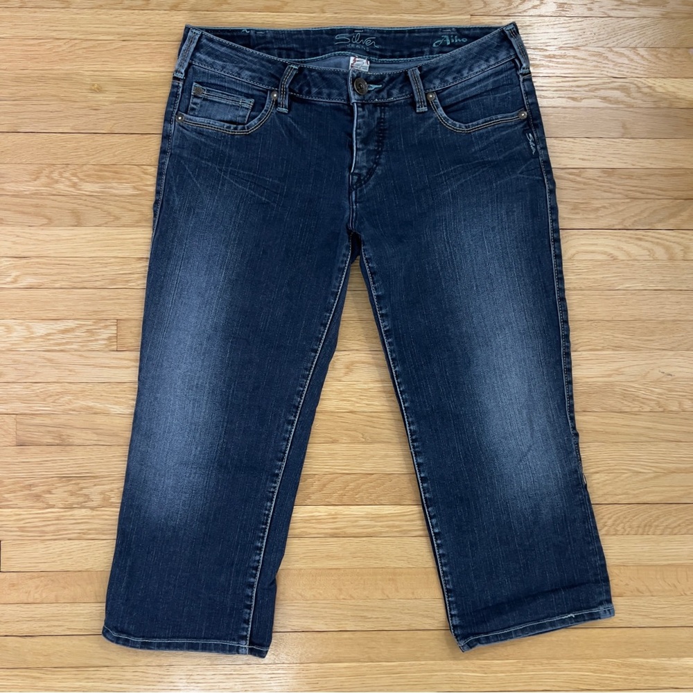 Women’s Silver Jeans Low Rise Aiko Capris, Size 31, Dark Wash, Summer, Y2K